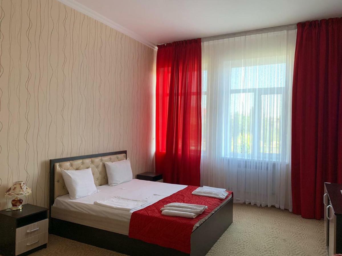 Hotel "Aishadeluxe" Taras Exterior foto